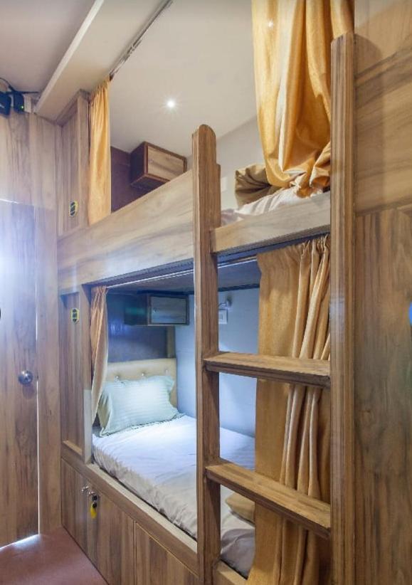 Abza Deluxe Dormitory Bombaj Zewnętrze zdjęcie